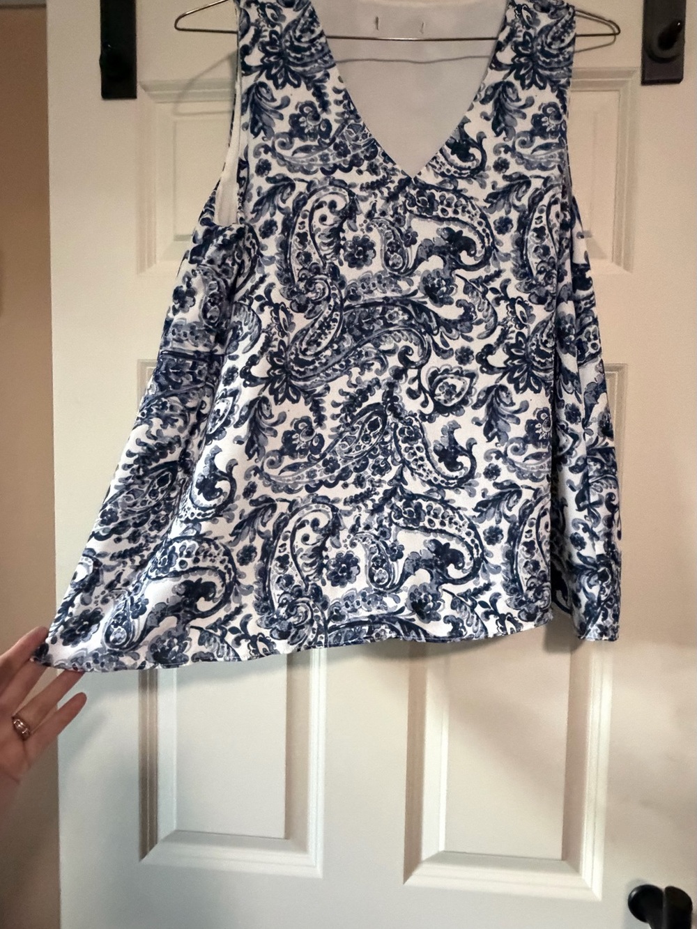 Women's White & Navy Paisley Cold-Shoulder V-Neck Top